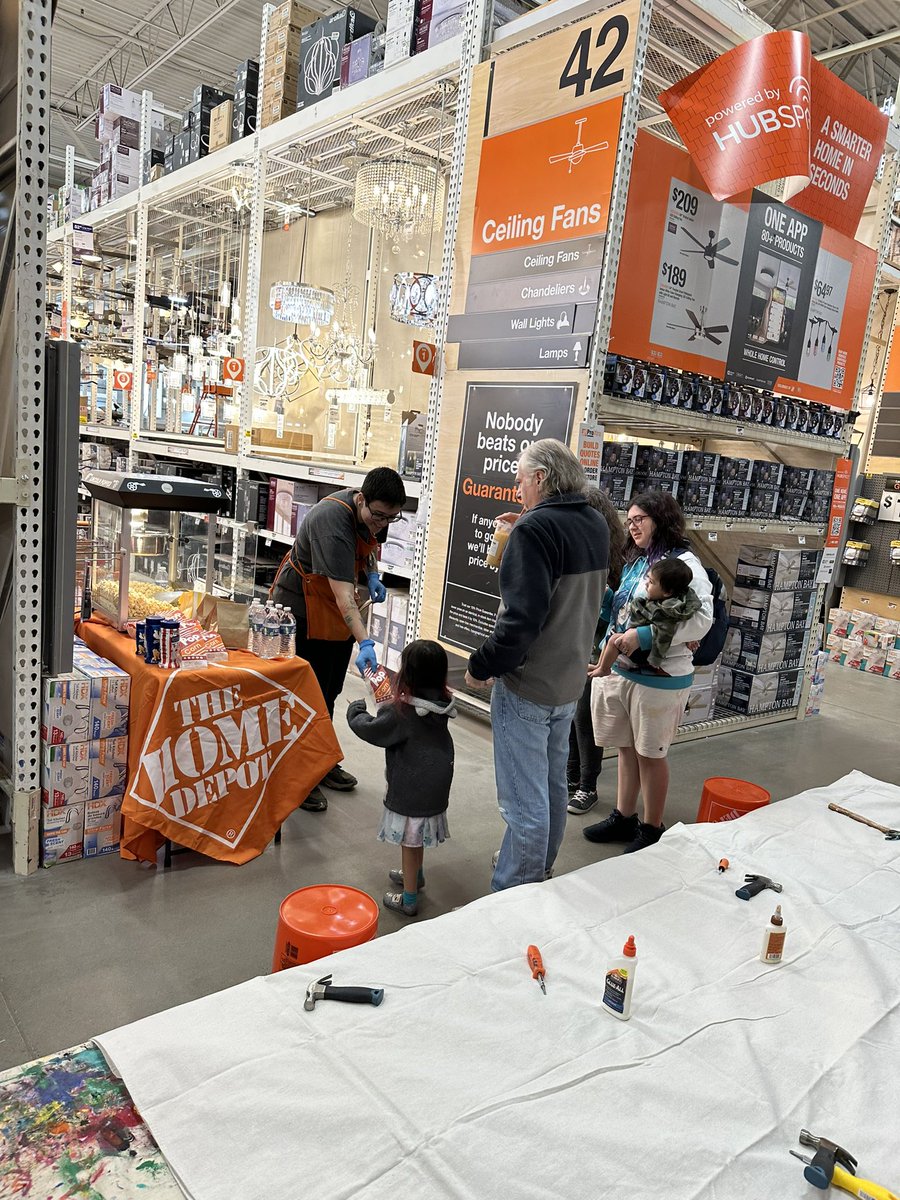 @homedepot1254 
Awesome time for kids workshop.  We giving out popcorn and water to the kids. 
#loved it