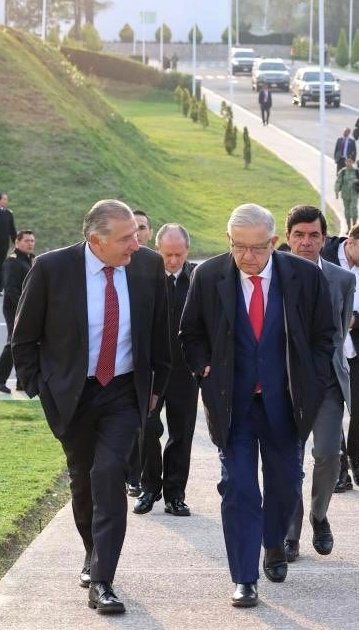 GLORIADEKENT5's tweet photo. AQUÍ VA EL HÉROE DE MÉXICO 🔴🌍 https://t.co/aem7qAi6lI
