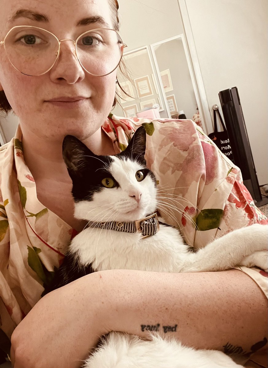 Does anyone else’s cat sit in their lap while they watch Golden Girls? And…ONLY when you watch Golden Girls??