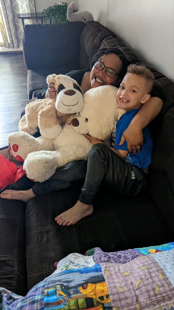 MissSaraBSmiles's tweet photo. Leo: Sara, can we take a picture together? 📸
Sara: OFCOURSE we can 😁

Thanks for having me Rosie and meeting the new addition to the family, Baby Boy Zion 🌹
@RoseInspires ✨
#Family 🔒 https://t.co/wg7anPCST9