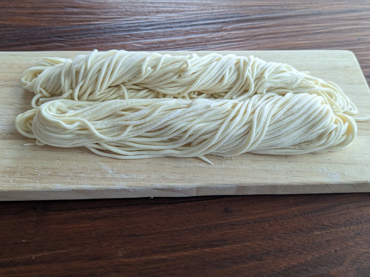 udon58799449's tweet photo. #GWを写真4枚で振り返る

どこへ行っても人が多いので、家でうどん打ってました
Σ(ﾟ∀ﾟﾉ)ﾉｷｬｰ https://t.co/pZJleqlgen