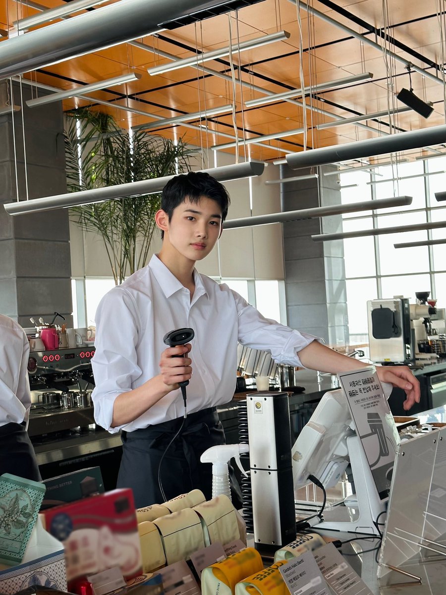 andTEAM_members's tweet photo. ☕또 오십시오〜
#andTEAM #JO https://t.co/JFeTuLlZgH