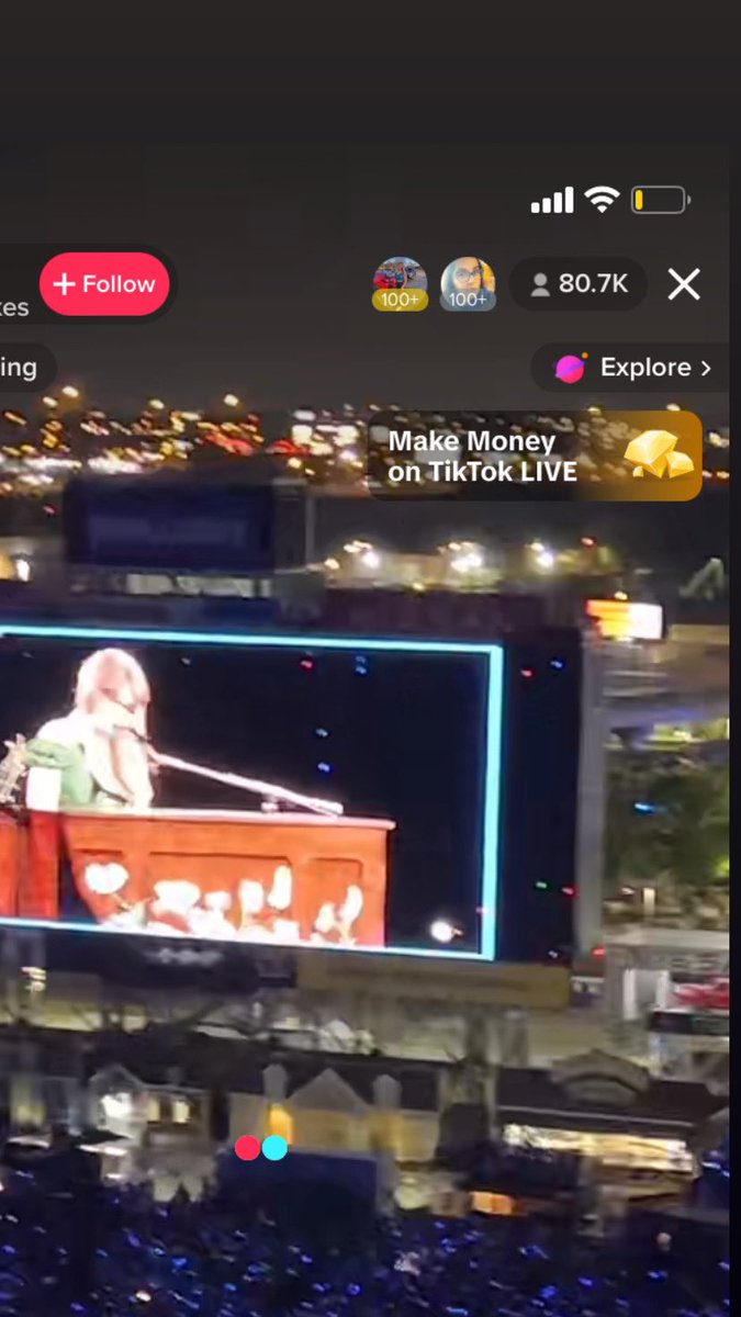 SiskosAlexa's tweet photo. @taylorswift13 said how cool it is to be playing for 70k people tonight meanwhile over 80k are watching from our beds🥹😌💟 #ErasTourNashville #erastour https://t.co/zF2o9wbV4X