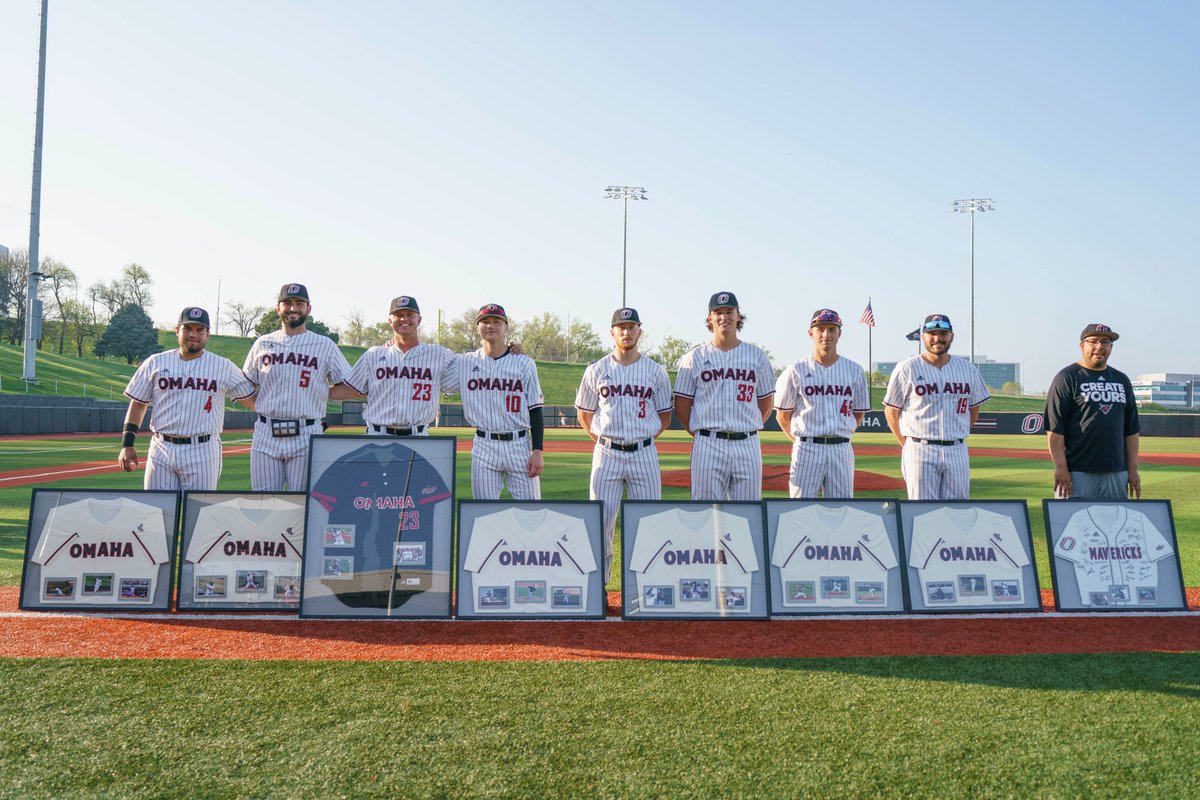 OmahaBSB's tweet photo. What's better than getting the win on Senior Day 🎓

#OmahaBSB https://t.co/38fRRJ57kc