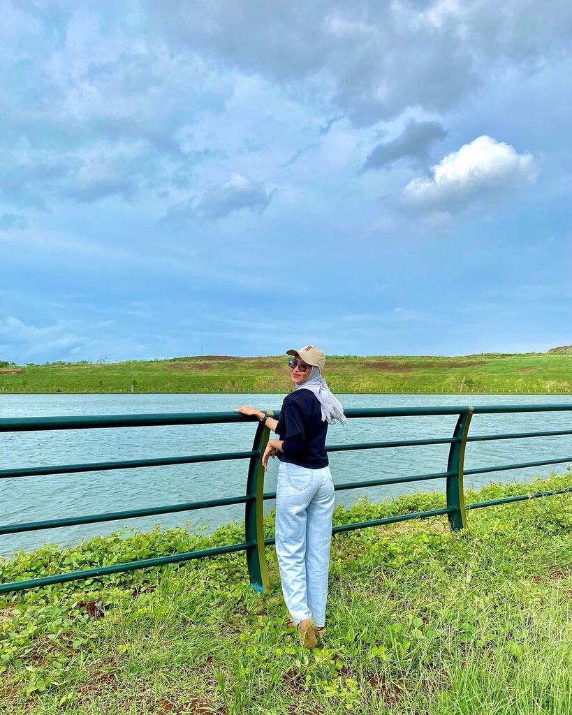 AsliBatang's tweet photo. Kamu Tim dolan opo rebahan lur, nek wayah prei ?

___________
📷 Fotone : @linayunita43 .
📍Panggonane : Reservoir Timur Air Baku Batang .
👫Tag Koncomu ben weruh postingan iki
__________
Ayo dolan neng Batang, upload fotomu lan ojo klalen nganggo hasht… https://t.co/4uo0HFjlYr https://t.co/Em1oVWSmoK
