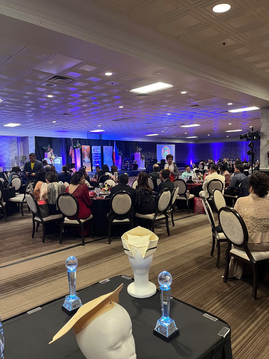MarieNews3LV's tweet photo. Congratulations to the Philippine Nurses Assoc. of NV, celebrating 31 years with scholarships and awards for nurses who showed extraordinary care! #AAPIHeritageMonth #NursesWeek https://t.co/6jtRlF1Wpe