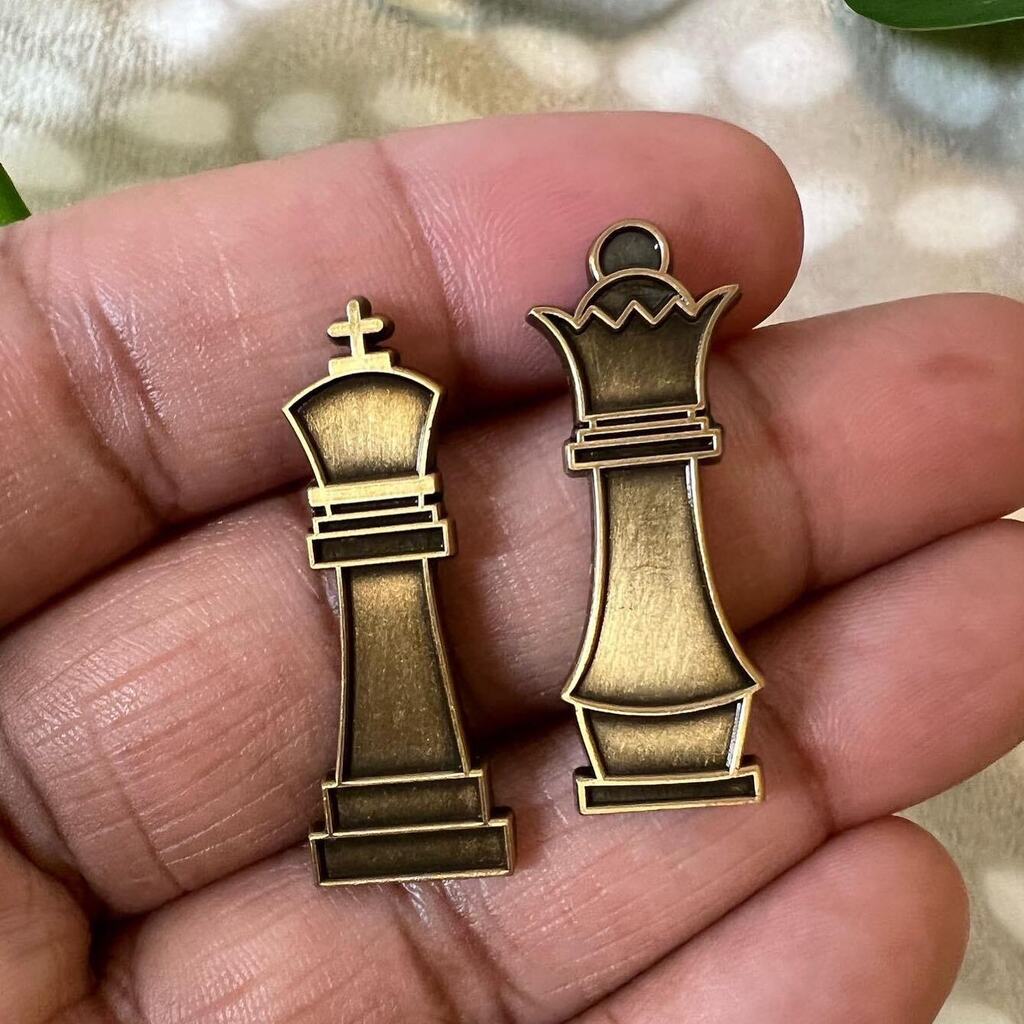We heard they’re passing out 👑’s. Celebrate the Kings and Queens that show up in your life.

BOGO 50% OFF — Chess Piece Special ends May 7th @ 11:59pm

#melaninmeanings #chesspiece #kingandqueen #chesslover #pingamestrong #enamelpins #lapelpins #aroy… instagr.am/p/Cr7VlPxufH1/