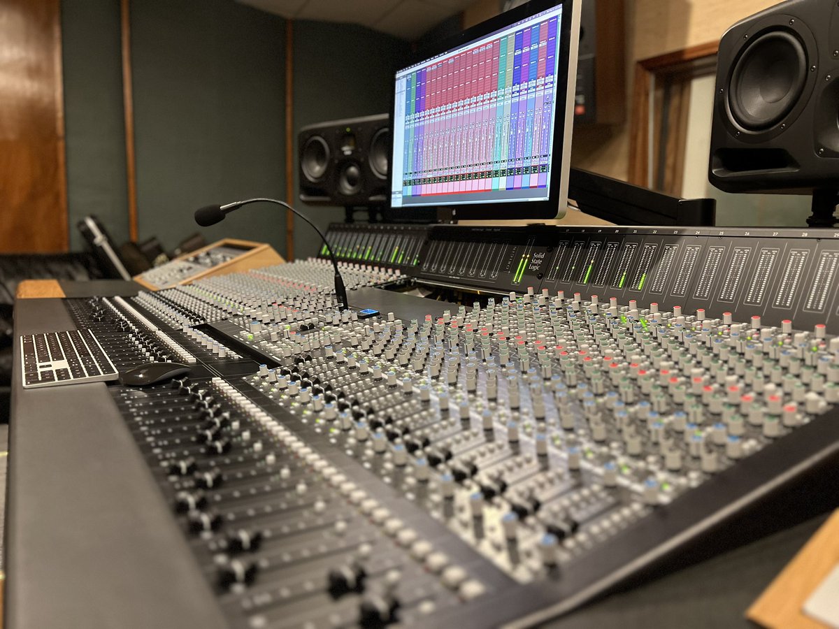 danyfender's tweet photo. Up and running ✅ Solid State Logic Origin 32. Dreams come true 🎚️ 🙏🏽🚀 🥹 @solidstatelogic @solidstatelogi
#recmixbyfender #blessed #dreamconsole #bendecido #solidstatelogic #sslconsole #sslorigin #norteño #recordingstudio #recordingengineer #regionalmexicano #musicamexicana https://t.co/wqVGwvfNaq