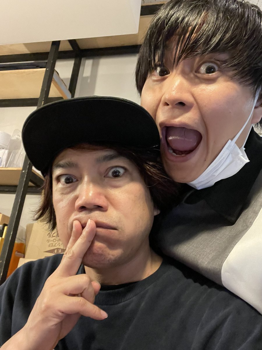 makotopianoman's tweet photo. 原口誠
��一杯お届けさせて
いただきました！🔥

#横浜ブルーラインフェス

引き続きあらゆる方法で
お楽しみくださいませ✨

大好きな
ナカノアツシ隊長と
パシャリ

へへへ https://t.co/Jj1GwcgxLE
