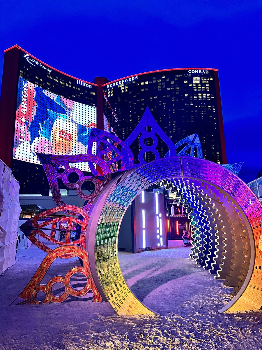 0xLCZ's tweet image. Transfix Las Vegas: Burning Man meets AREA15
#transfix #transfixlasvegas #resortsworld #resortsworldlasvegas #burningman #area15