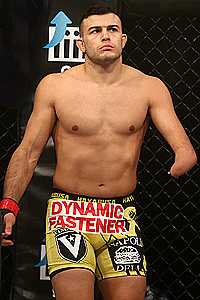 PwnzerM's tweet photo. @ufc @bullyb170 Burns tonight https://t.co/f5ccOzOBrh