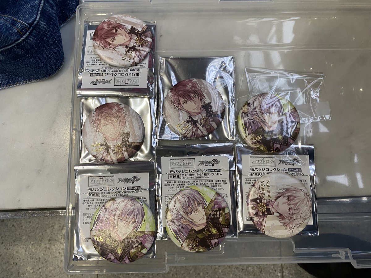Uchiro3218's tweet photo. 【譲】アイナナ  アイドリッシュセブン   EXPO 缶バッジ 購入特典

譲　画像参照

求　定価

5/7手渡しのみ
全てまとめての方にはフード特典の大和or三月のどちらか一枚お付けいたします。

検索からでもお気軽にお声掛けください https://t.co/xQpFpb1Rdr