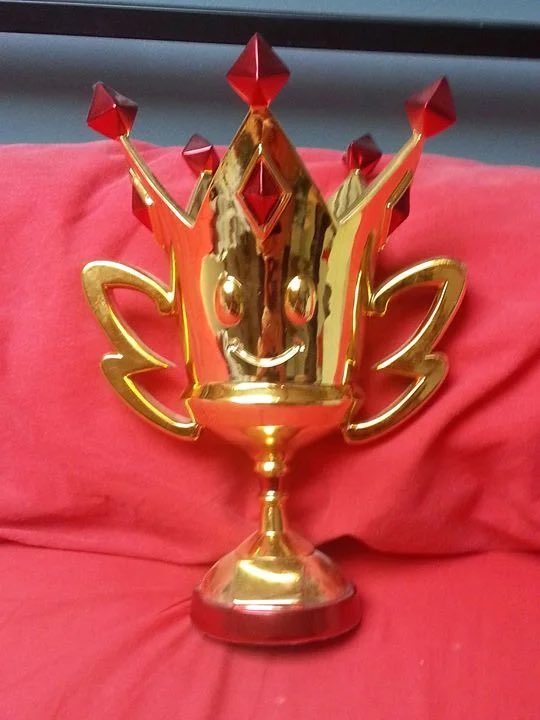 KeroKeroppi64's tweet image. I WON MY FIRST MAJOR TOURNAMENT 

one step closer to achieving my dream of being the best super smash bros player in the world 

they didn’t give me a trophy this is from google