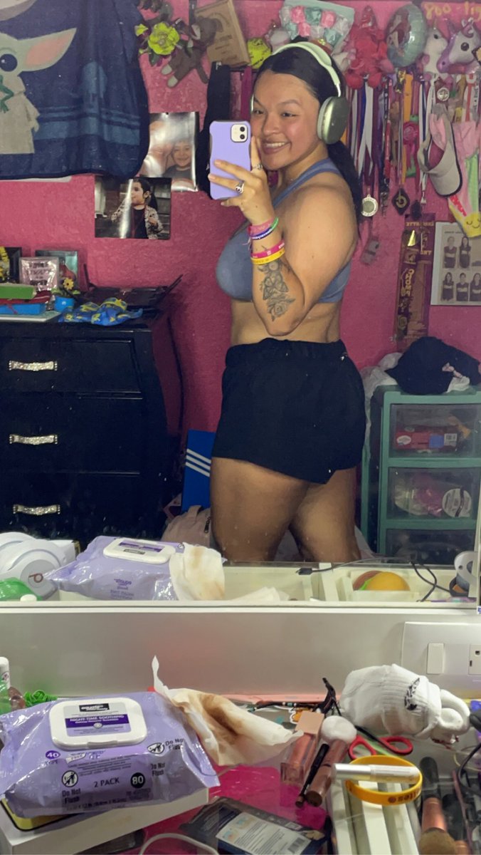 Jess_Ayana1724's tweet photo. continuing to work on myself #3monthspostpartum 💕🙏🏽. https://t.co/3r8yF8wLp5
