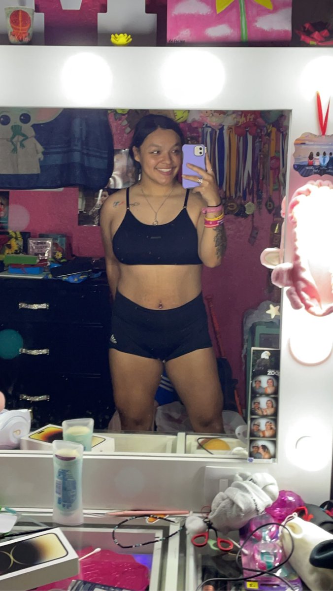 Jess_Ayana1724's tweet photo. continuing to work on myself #3monthspostpartum 💕🙏🏽. https://t.co/3r8yF8wLp5