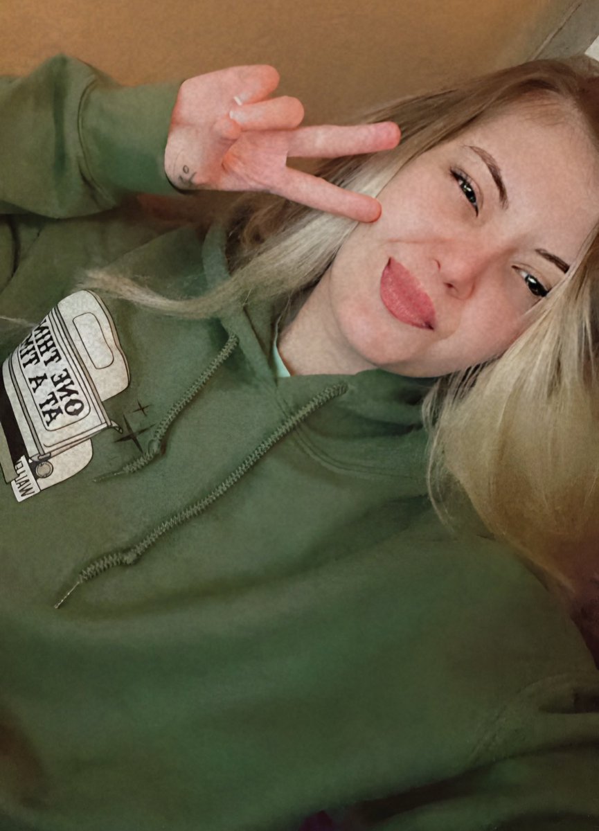 danielleweiser1's tweet photo. Green for mental health awareness 💚#mentalhealthmatters #LifeAtATT #wegotyourbackoffice #breakthestigma #mentalhealthawarenessmonth #mbcgoodstuff @boardman_fun https://t.co/4piqB2NeRO