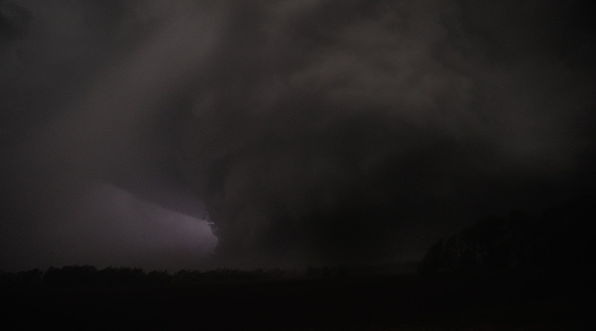 Reed Timmer, PhD on Twitter "4k frame captures of the wedge tornado