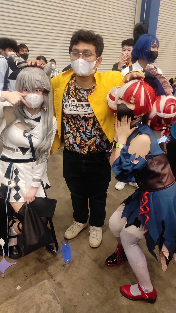 xujia_https's tweet photo. My first Comifuro as Kureji Ollie! it's fun but I'm sitting a little so my legs want to let go of the feeling, thanks to the friends who accompany me! today I will fighting for day 2! 🫠💖 https://t.co/RM70qntK4y