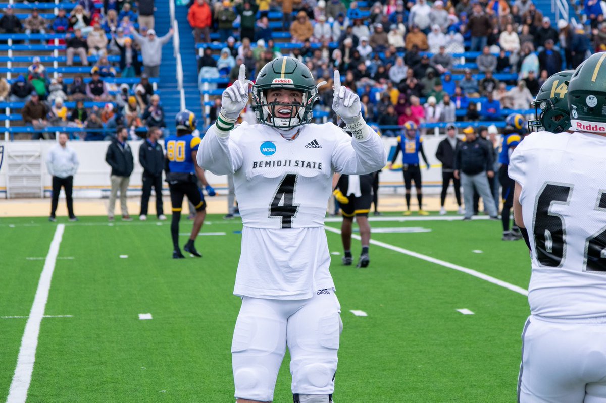 #AGTG After a conversation with <a href="/coach__tuck/">Coach Tucker</a> i’m grateful to announce that I have received a d2 scholarship offer from <a href="/BSUBeaversFB/">Bemidji State Football</a> <a href="/Football_MFHS/">Menomonee Falls Football</a>