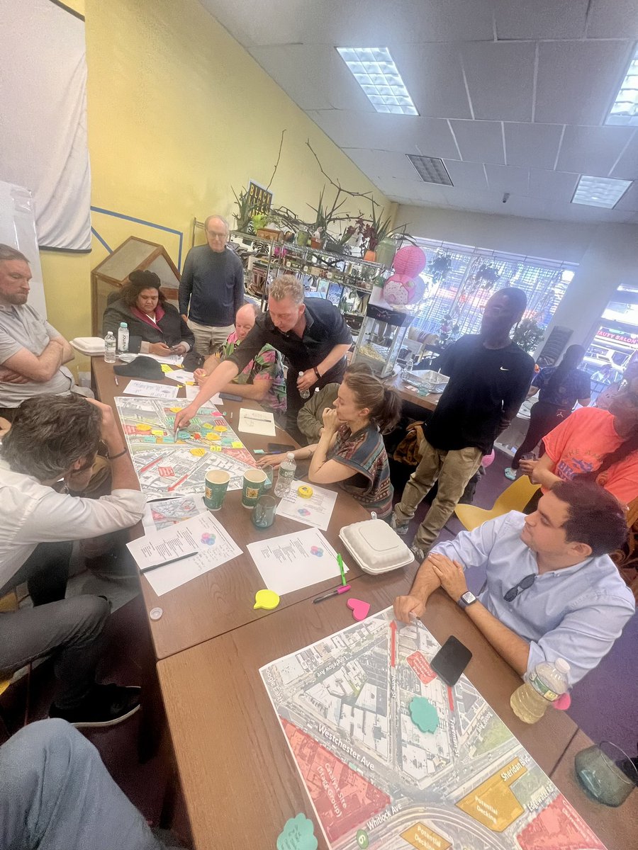 PlacemakingX's tweet photo. Our #placemaking workshop with @officialympj for the Bronx River and Westchester Ave was a powerful conversation, drawing on leaders from @placemakingus’ #PlacemakingWeekendNYC. 

Thanks to @blkfeministproj for generously hosting and sharing their voice. 

#PlacemakingNYC https://t.co/PpbJK9TO8a