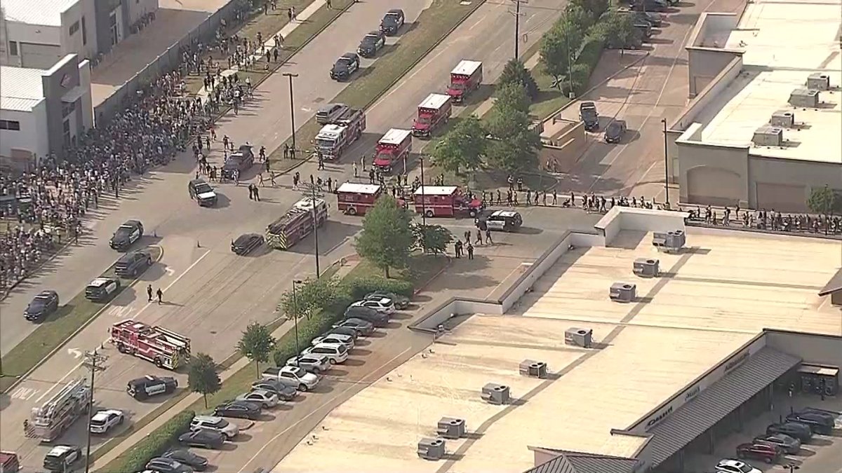 NBCDFW's tweet photo. #BREAKING: Fatalities confirmed, at least 9 hurt in shooting at #Allen Outlets
https://t.co/PvfXMZagzS https://t.co/wBWmYBsvxT