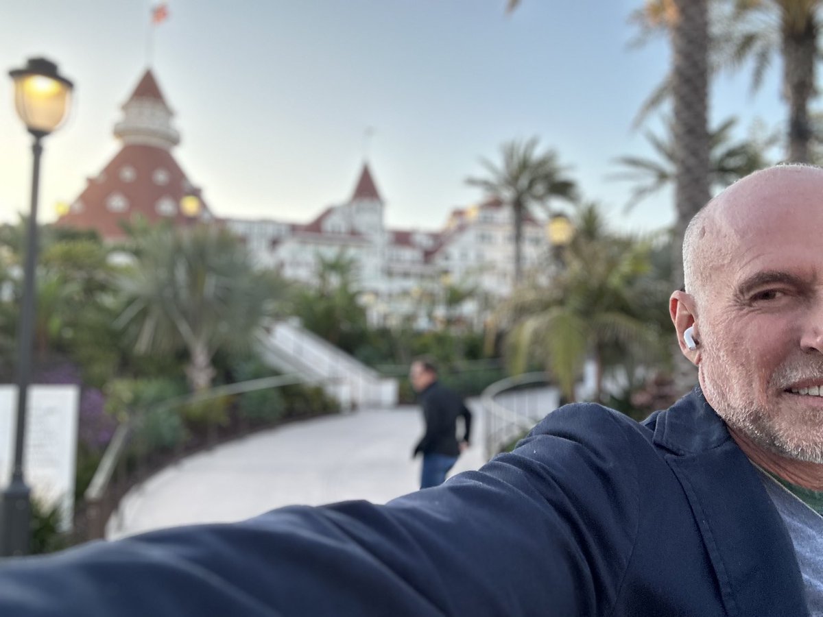 Scott Galloway tweet media