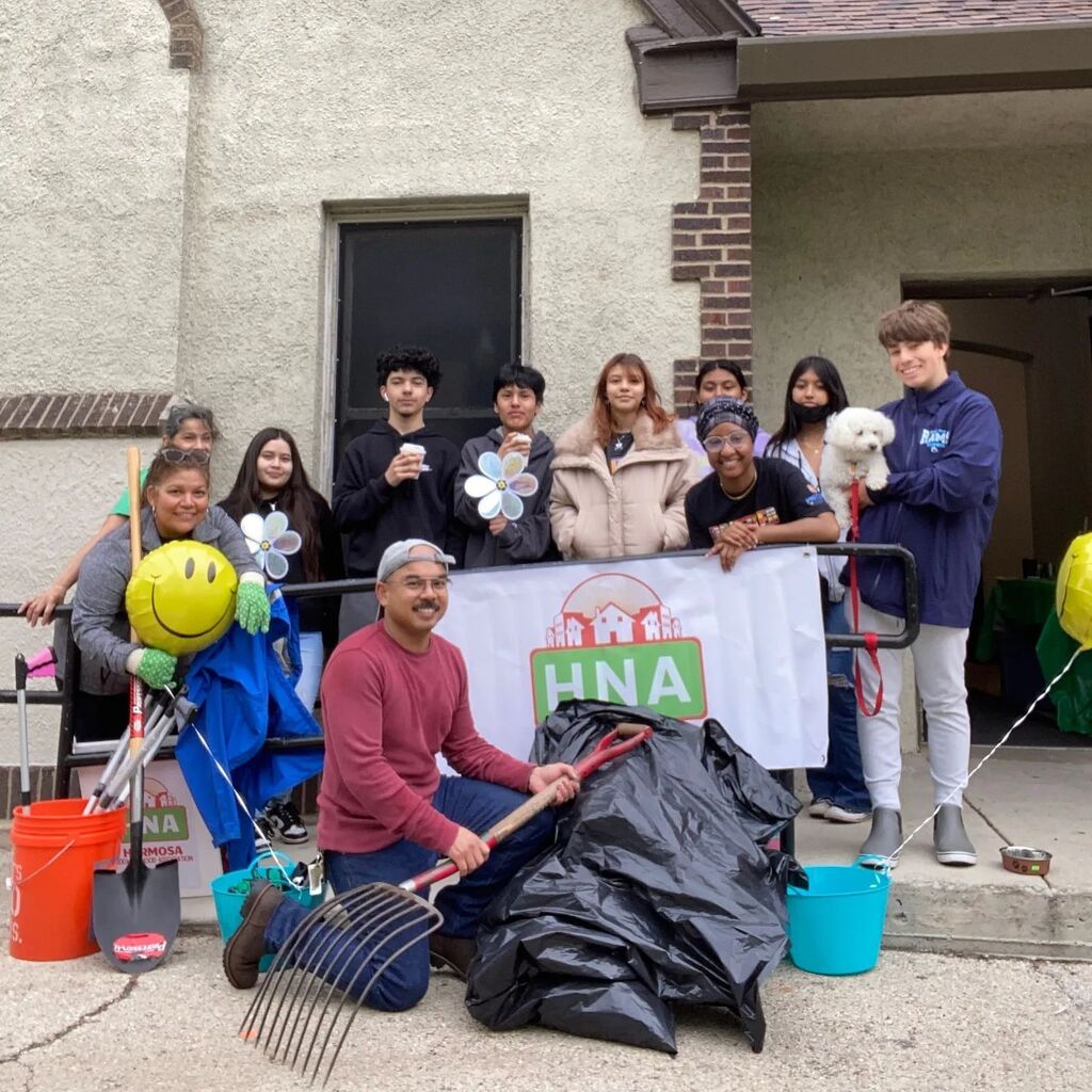 OurHermosa's tweet photo. Thank you to all that came out and participated in today's clean up!

Shout out to Pritzker College Prep, Laurie's Children's Hospital, Ace's Liquor and Tap for providing snacks and to the 25th District officers for stopping by. 

Together we can continu… https://t.co/AXwumxQGQh https://t.co/8N73vhBHR0
