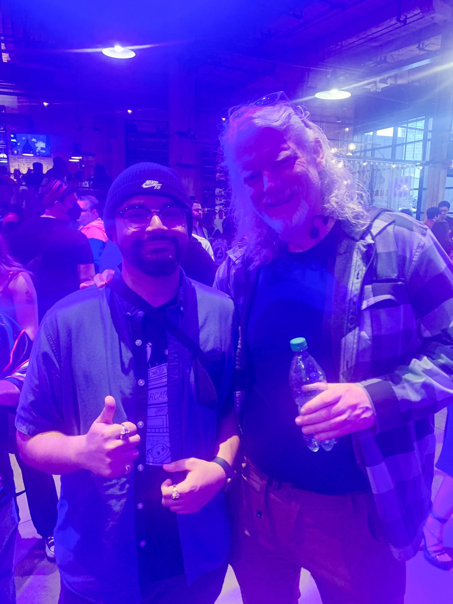 It’s hard to see but I’m repping my <a href="/AndromedaArcade/">Andromeda Arcade 🪐</a> merch with the CEO of Twitch