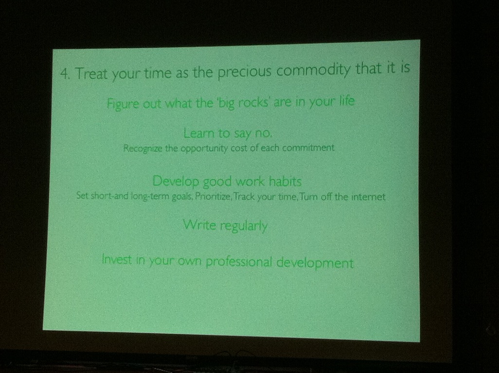 10 yrs ago when I was a new grad student, @baumlab gave the plenary talk at the SFU-UVic-UBC EcoEvo retreat & I took a photo of this slide because it seemed important & very useful. 
Yesterday at the @UofGCBS grad symposium, I recycled this because it's evergreen good advice 🌲✨