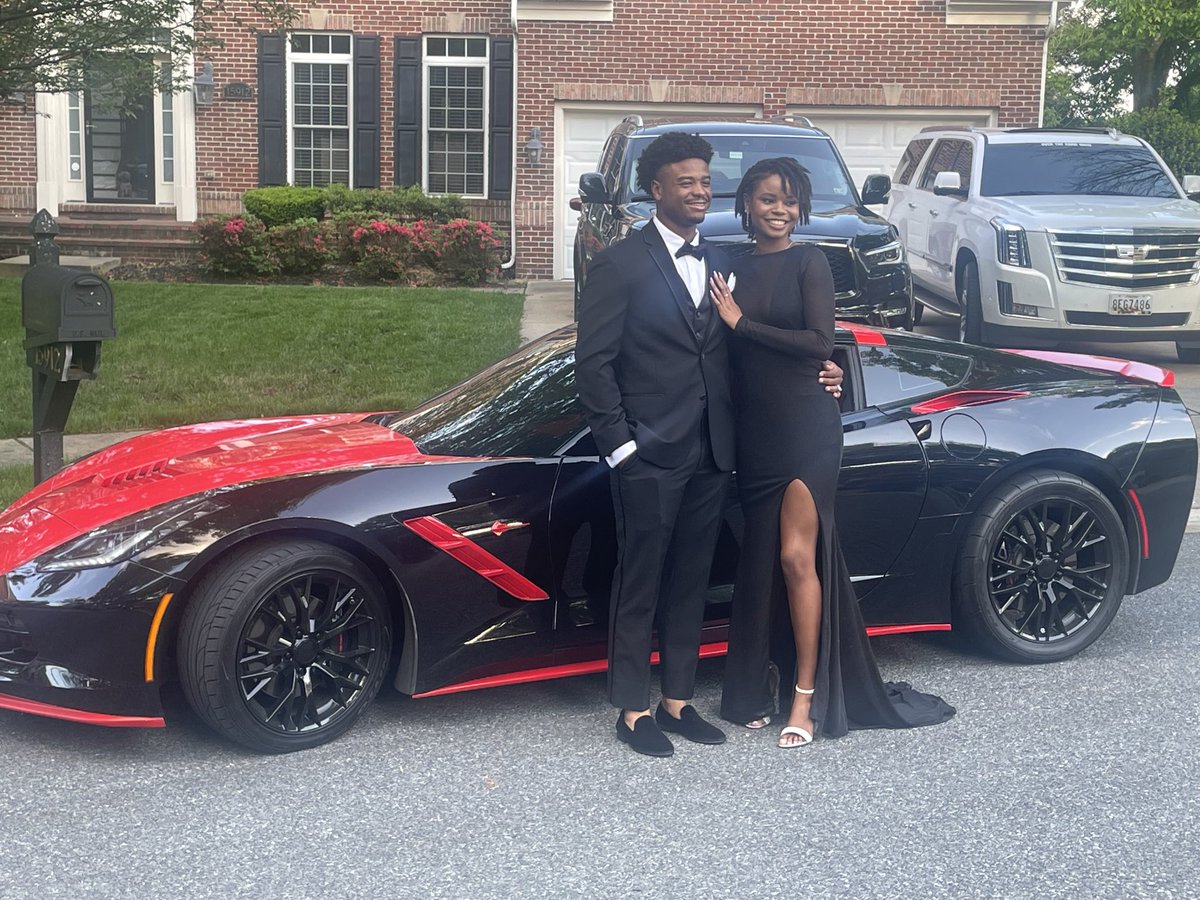 DallasVaughan16's tweet photo. DeMatha Prom 2023 https://t.co/RouEehz7Yl