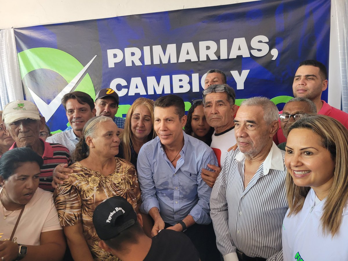 FannyR_Garcia's tweet photo. Feliz Aniversario para los militantes de la democracia, quienes nunca han desistido de la ruta electoral, que saben que la  estabilidad para la transición que conformará  la nueva vida republicana de Vzla es necesario el método constitucional, pacífico y electoral. Un abrazo. https://t.co/yd4ZcZnp7V