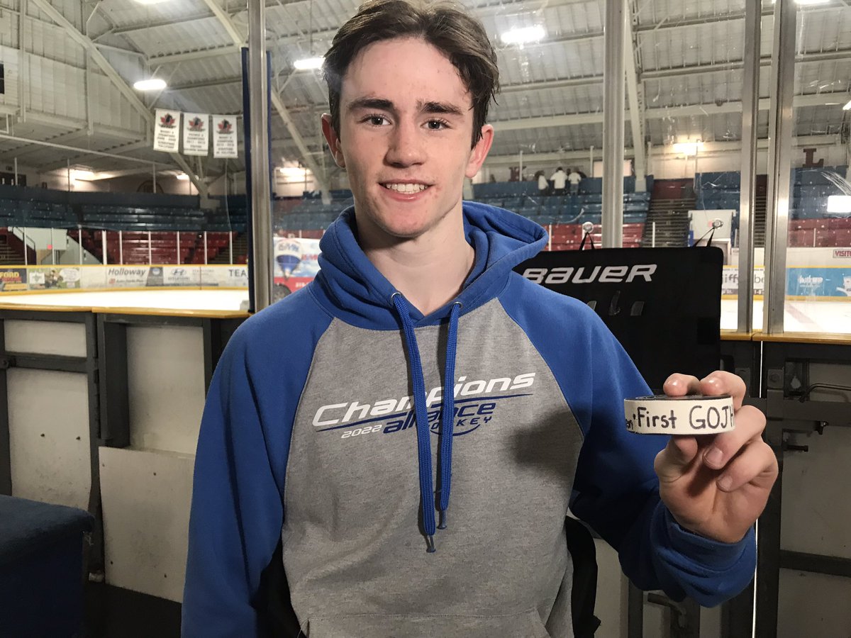519sportsonline's tweet photo. Carson Harmer’s 1st career GOJHL goal helps the @StratWarriors STAY ALIVE! The Warriors force Game 6 back in Leamington with a 4-3 victory tonight. Harmer scored the tying goal in the 3rd period, Sheldon Pryce scored the GWG. More to come from the Allman! #LocalSports @GOJHL https://t.co/NZp9Ru526i