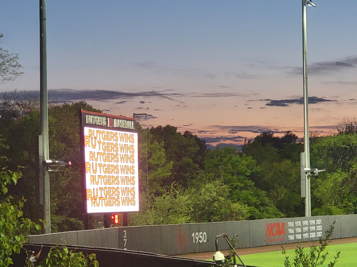 VictoRy foR <a href="/RutgersBaseball/">Rutgers Baseball</a>
as we take the seRies!!

<a href="/RutgersBaseball/">Rutgers Baseball</a> 
undeR the #KnightLights 

#TCD #BeatPSU #AlumniGame <a href="/RUVarsityR/">Rutgers Varsity R</a>