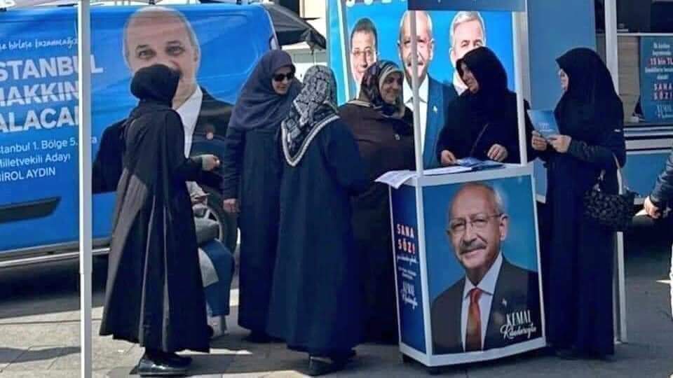 aktolga351's tweet photo. Siz onları meclise girinceye kadar kullandığınızı zannediyorsunuz ya,
Onlar ise, bugün inancınızı ve sizi görmezden gelip katlanıyorlar...
Yarın, yine yobaz yine dinci olacaksınız...
#Yarın #HASNOTBEENSELECTED
#bueyuekistanbulmitingi
#BinaliYıldırım #Nagehan https://t.co/BUiAJjHiBk