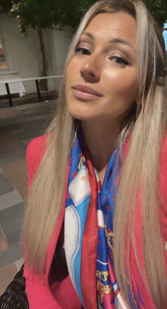 DjGiuliaRegain's tweet photo. Ma non si usa più baciare all’improvviso?

#💋 https://t.co/c9rJoSMF0v