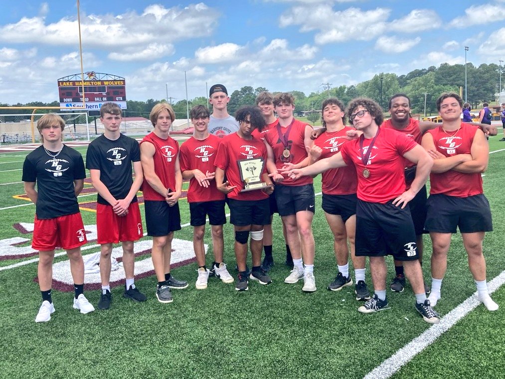 MaddoxMoore16's tweet image. REPEAT!! 4A State Champs... PR in bench @ 325, clean @ 285, finished 3rd in the state #cardinalstrong