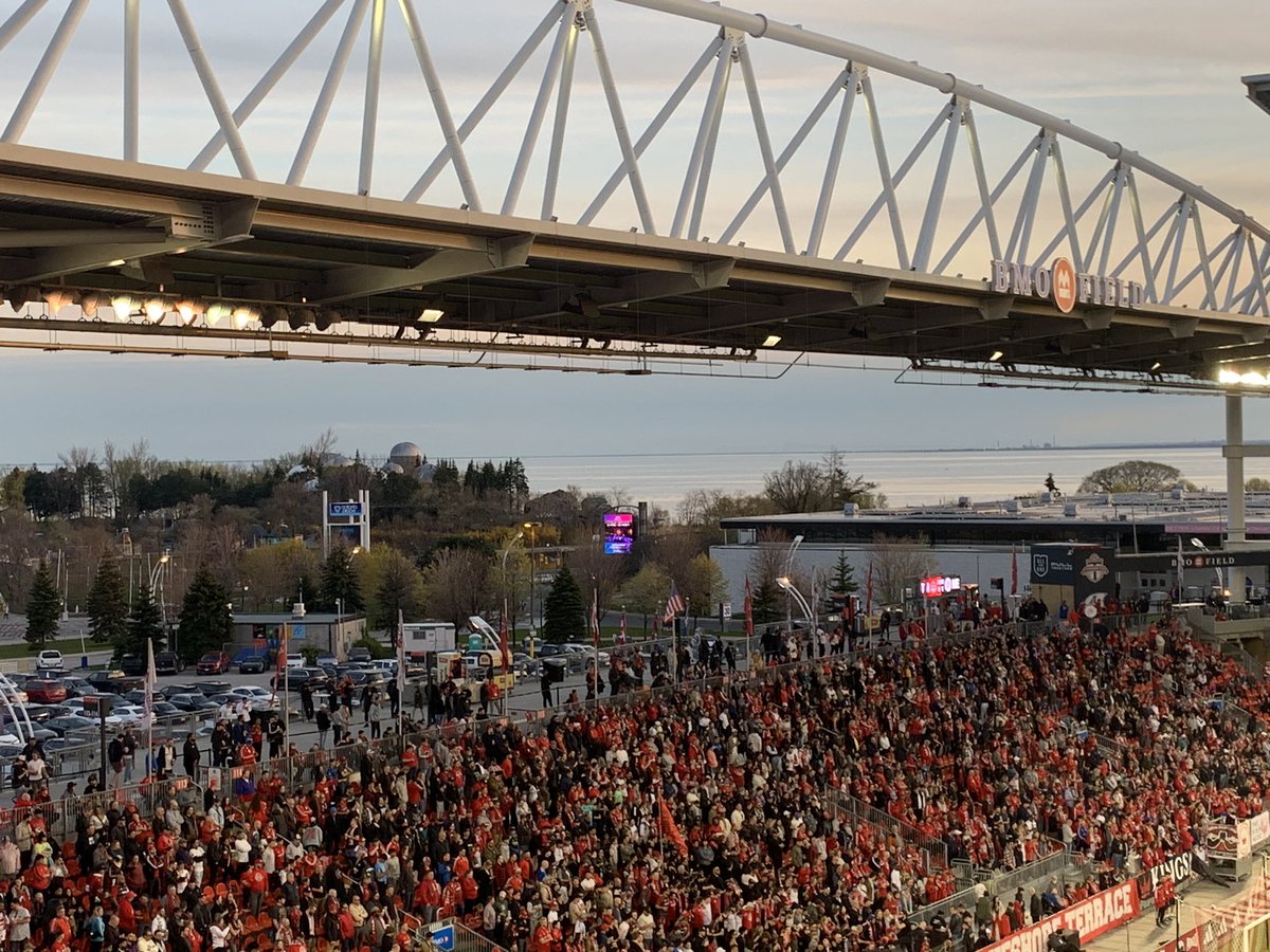 You know what this view from the @torontofc game doesn’t need for the next 95 years?

A nine story taxpayer funded suburban Bucharest waterpark and garage at Ontario Place that’s what.

@thermecanada @fordnation @kingasurma @diamondschmidt @studiotla #ONpoli #TOpoli