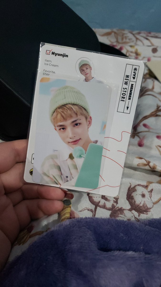 Littlesun_L's tweet photo. Feedback positivo pra @hyunaive que me vendeu esse Hyun ❤ https://t.co/1rUv6VRIUY
