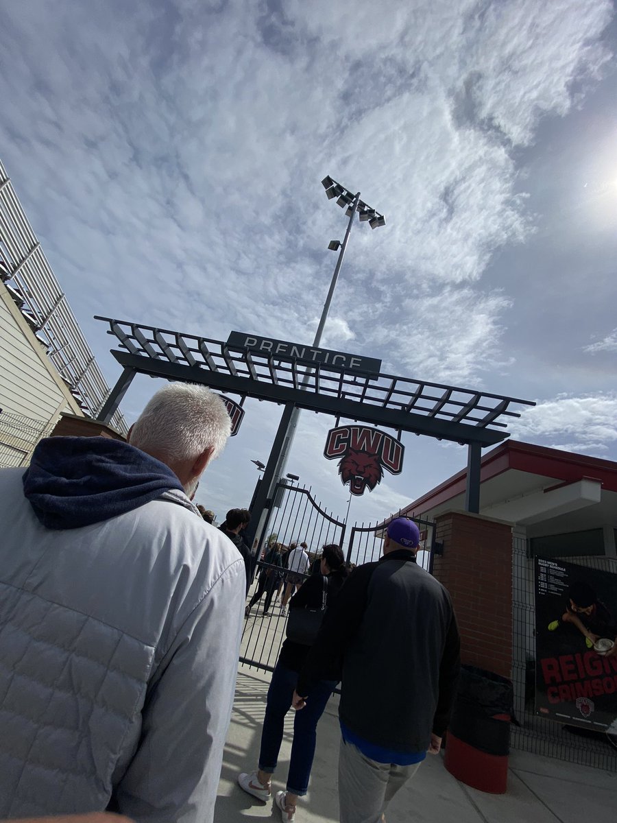 ibcking19's tweet photo. Had a great time at @CWUFB’s junior day! Nice campus and great coaching philosophies. Thank you @CoachRipken for the invite, I had a great time 🤝 https://t.co/bshsPeuLP3