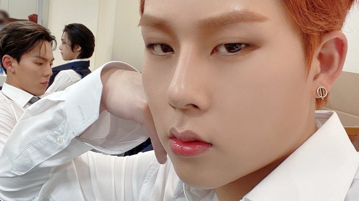 Deje el cdm porque la misión del día es reventar las bocinas con the #𝔣i𝕣st·𝚖eō𝚠l𝕠𝚍y hasta que los vecinos quieran venir a arrancarme la peluca, aunque por hacerle stream a #𝔟la𝚌kᗢ𝑚äm𝚋a, aguanto lo que sea. 👊🏻

𝚙𝕤𝚢chê  ★ فن  𝔷e𝐫o