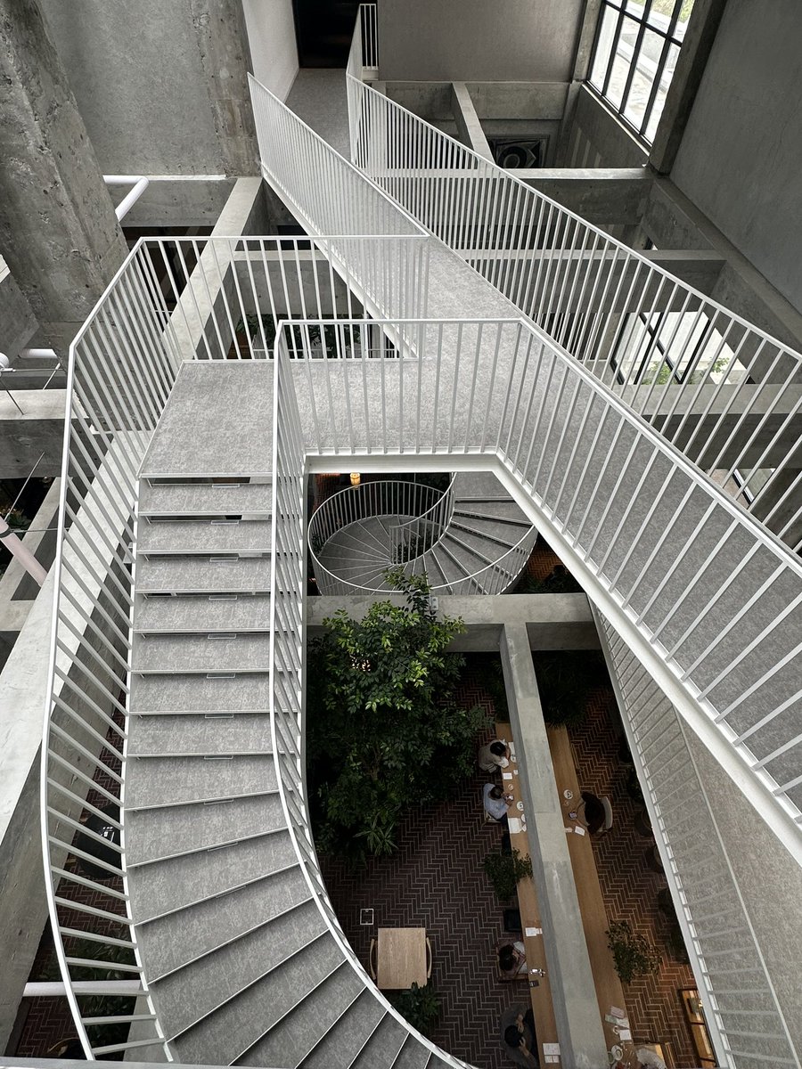 前橋の白井屋ホテル

朝

良い