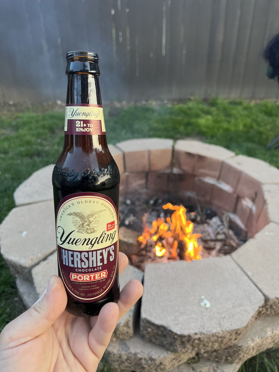 PapyrusSauce's tweet photo. How you enjoy a fire in PA. https://t.co/ruA3ySwnEi