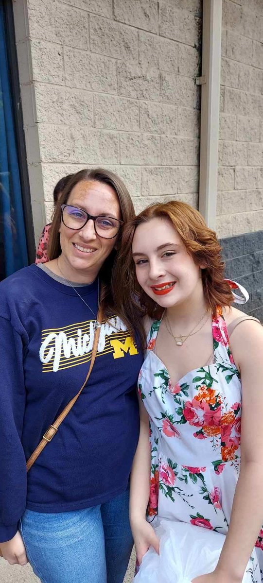 BethMewborn's tweet photo. This girl has had a top notch week!! 1st community theater musical performance, Anything Goes, and she made the A team for feeder volleyball with Forsyth Central.

We're always busy,but we're happy to be her unpaid uber so she can live her best life every day ❤️. Way to go, O! https://t.co/ijO8ccc661