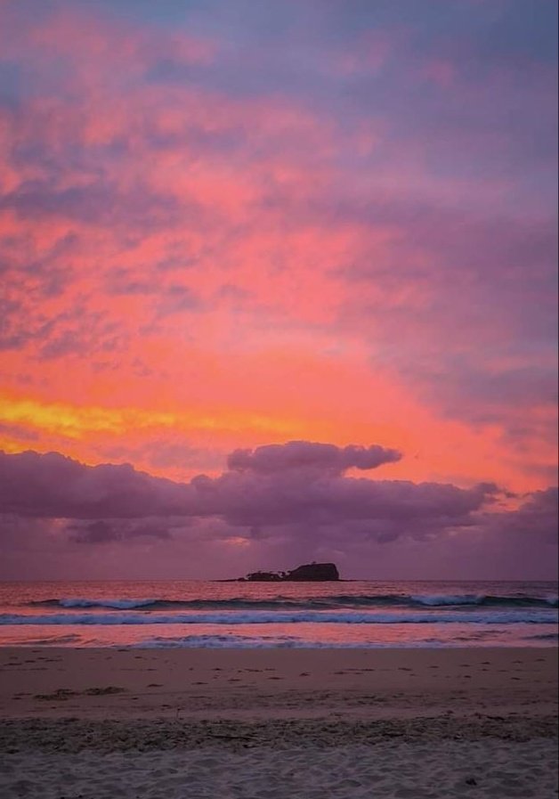 Exulansista's tweet photo. ocean sunset https://t.co/upzOSWxNgQ