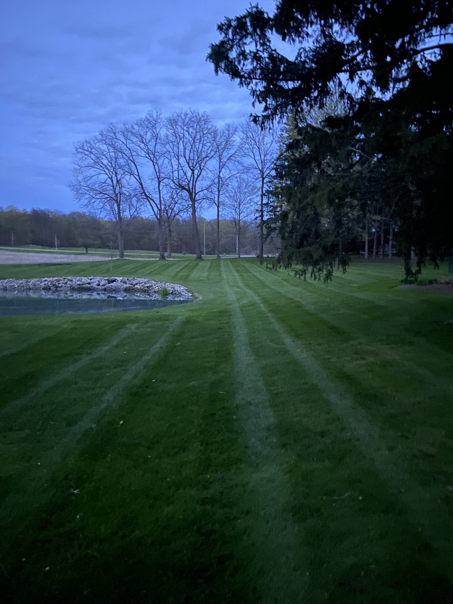 AdamJPfeffer's tweet photo. Second cut for the year, in my books that means #plan23 can start anytime now #lawnwars https://t.co/wITPK8amQf