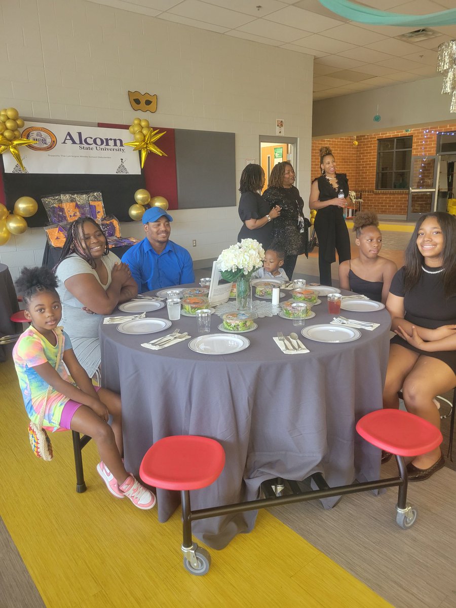 MrsVdobson's tweet photo. The LMS Inaugural Debutante Social was a success! Congratulations to our young ladies on a job well done! https://t.co/kOI61vUbqt