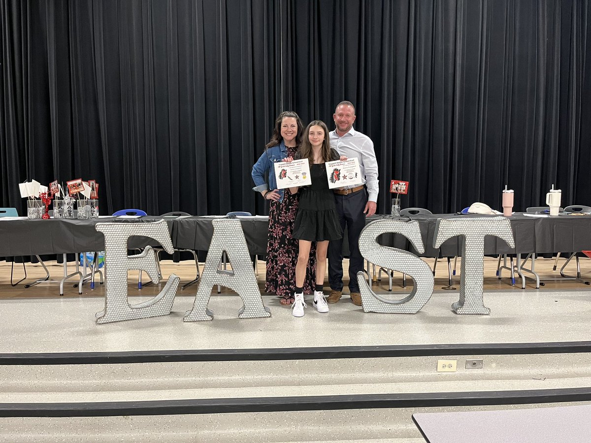 1yshua's tweet photo. Proud Dad #Avary35 I love this kid 4 ever and nothing but love for the coaches at school that believed in her!
ππππβοΈ #flyhighJAX https://t.co/3J1Xjstems