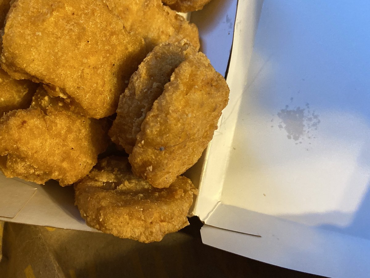 Ndm_Ferguson's tweet photo. @McDonalds Big Mac sauce x hair in my nuggets https://t.co/OVwRpmBCFn