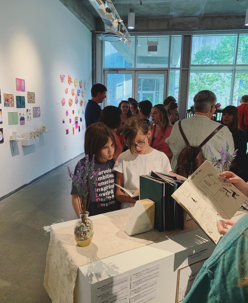 OCES Chiefs represented at the UGA art show! 💙🎨🐾