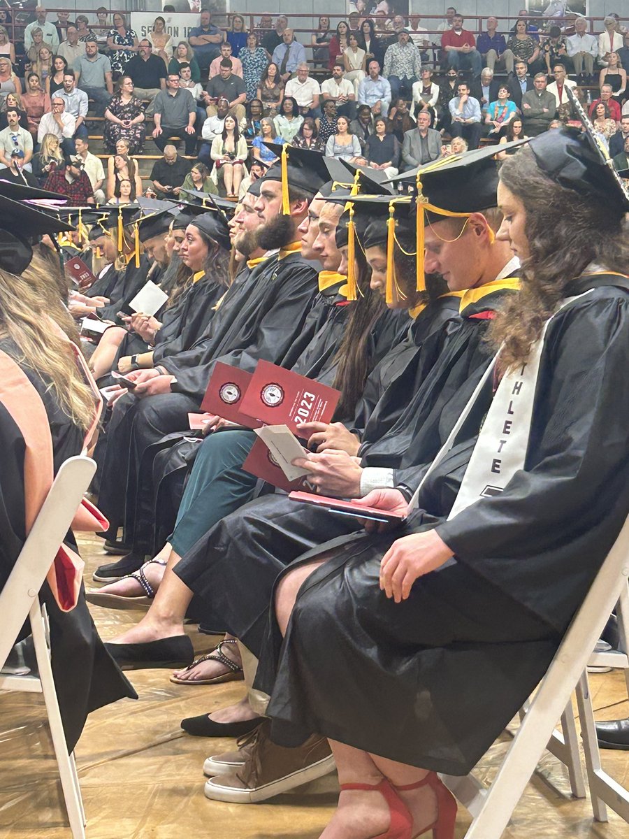 drsgaven's tweet photo. Today my squirrels graduated! It was an honor teaching them these past 2 years and I’m excited to have some new AT colleagues. We have gained some greAT ones and I can’t wait to see the things they do! @UIndyAT https://t.co/2BvvkWM9hP